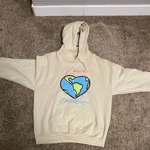 Men’s graphic hoodie, hardly ever words and in almost brand new condition